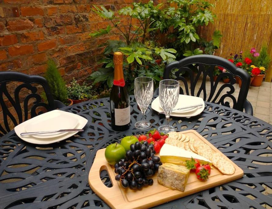 The Boutique York Garden Studio מראה חיצוני תמונה